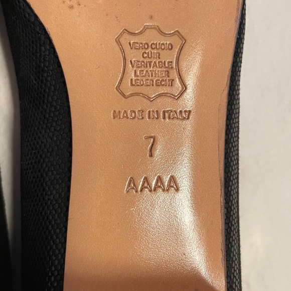 Snakeskin Pumps w/Gold Heel Accent, size 7AAAA - Picture 7 of 11